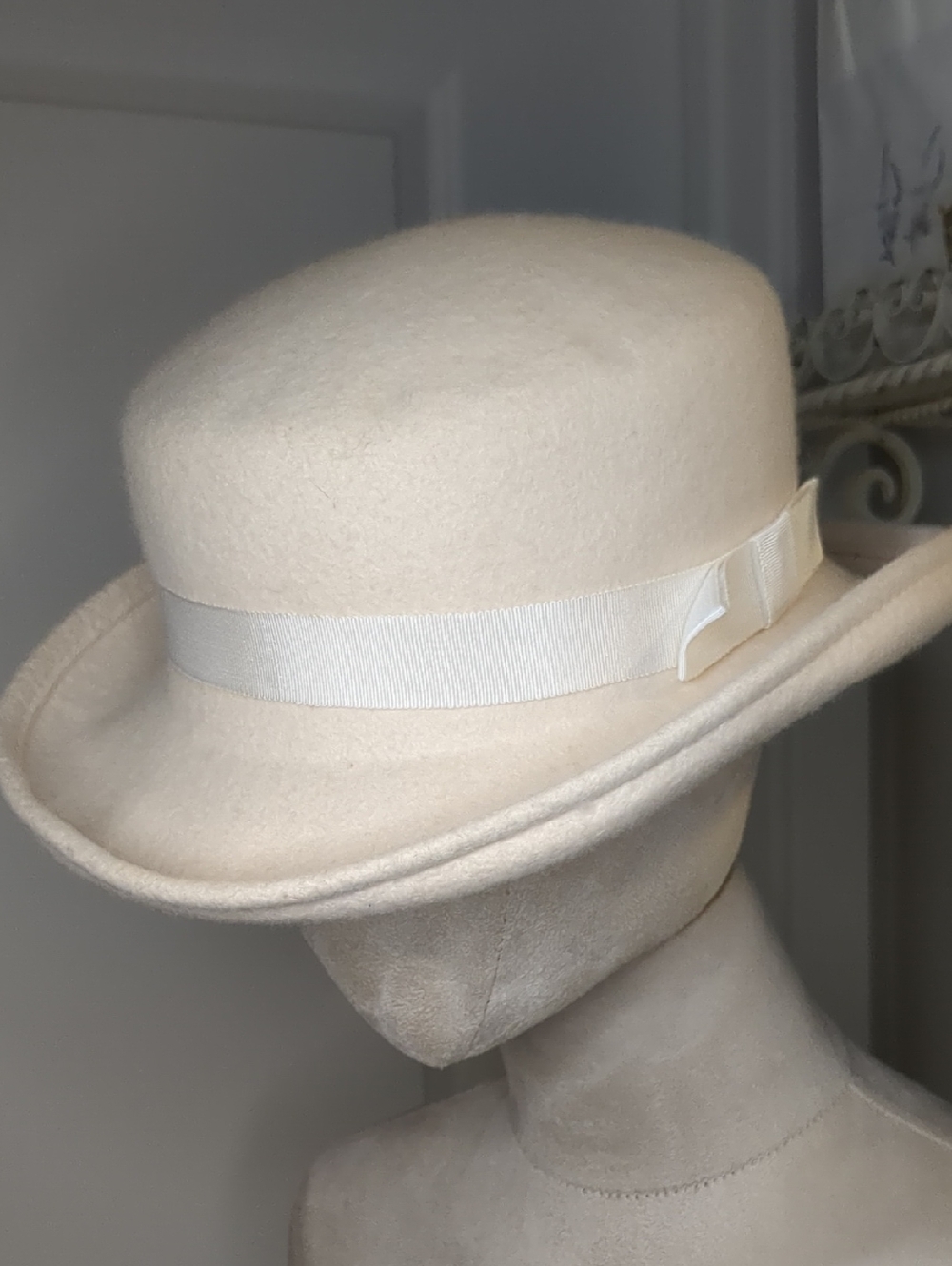 Vintage Bollman Hat Co. Women's Wool Deby Bowler Hat Cream W/ Ribbon